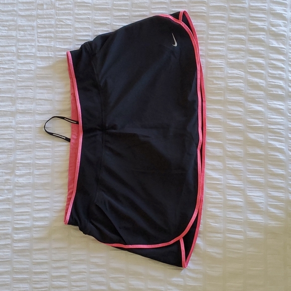 Black and Pink Nike Skirt - Picture 1 of 9